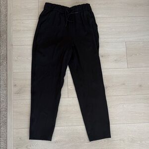 Lululemon black flitted pant